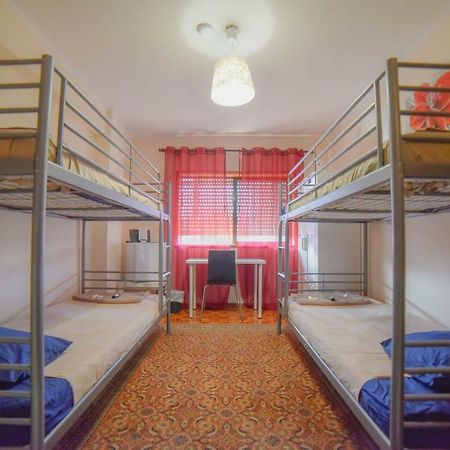 Quarto Com 4 Camas Porto Eksteriør billede