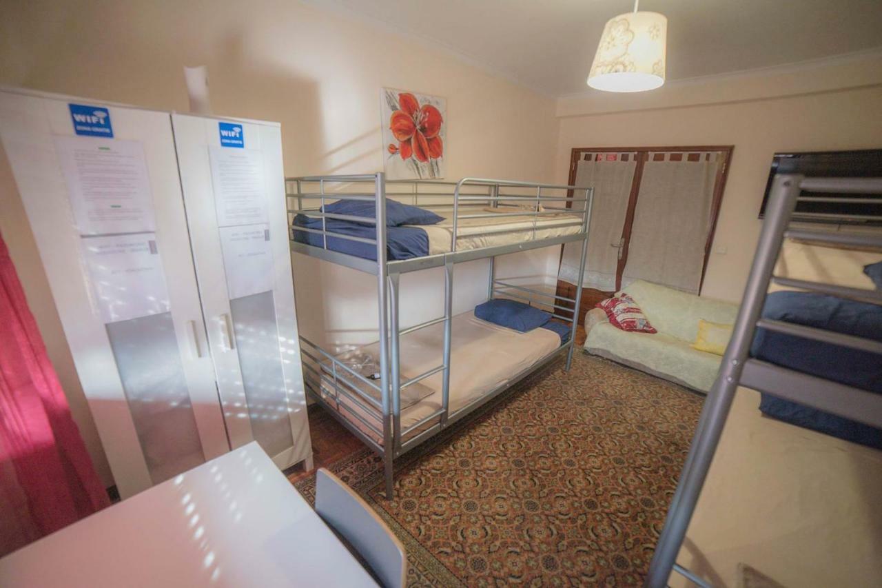 Quarto Com 4 Camas Porto Eksteriør billede